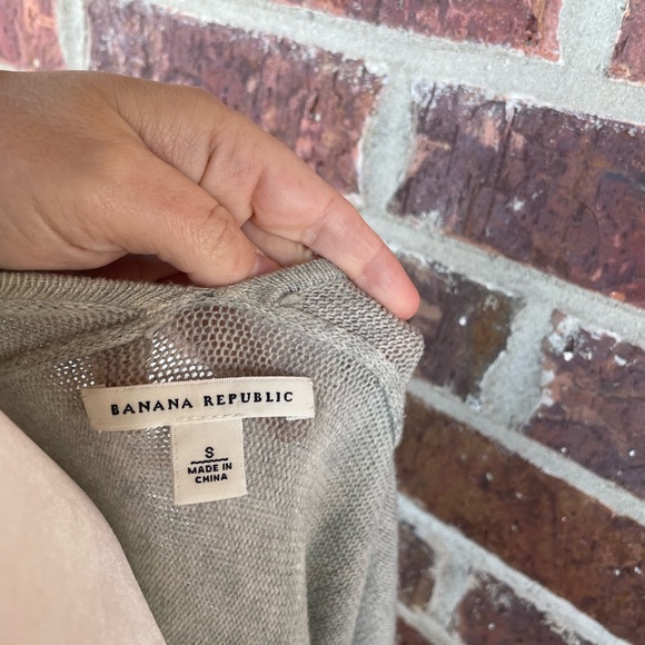 Ladies Banana Republic Gray Semi Sheer Longer Front Short Sleeve Cardigan Small - Picture 11 of 11